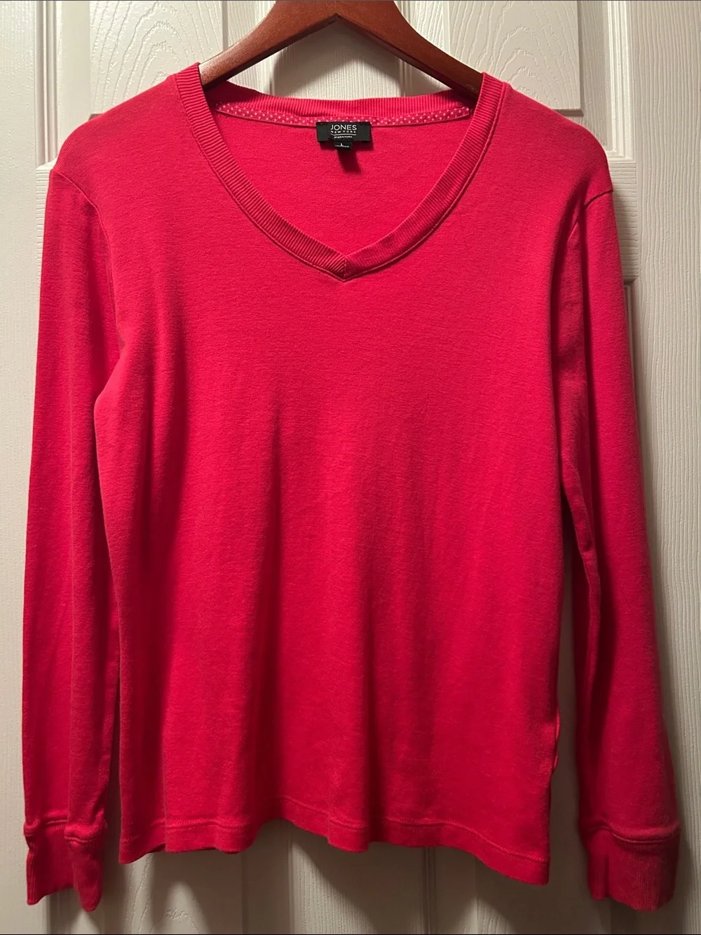 Jones New York V-Neck Sweater in Vibrant Hot Pink Size L